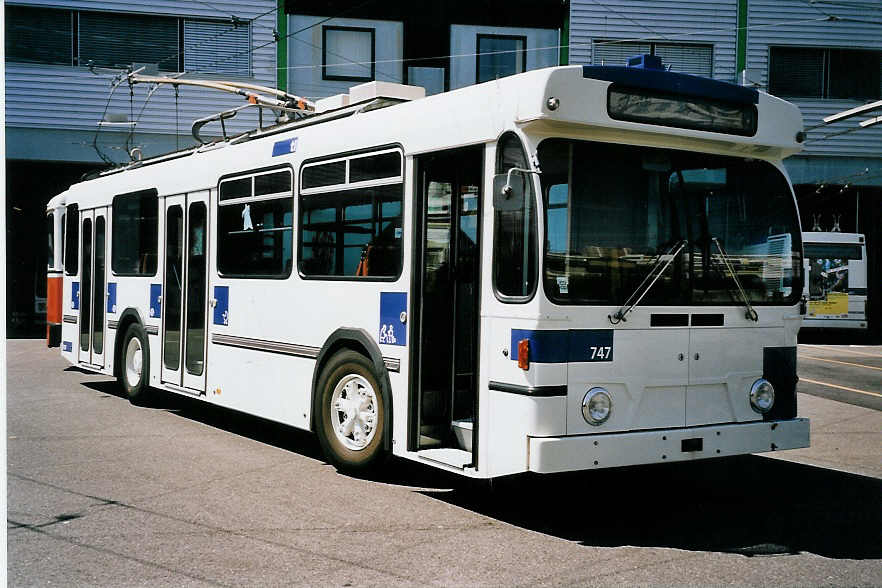 (062'616) - TL Lausanne - Nr. 747 - FBW/Hess Trolleybus am 4. August 2003 in Lausanne, D�p�t Prelaz