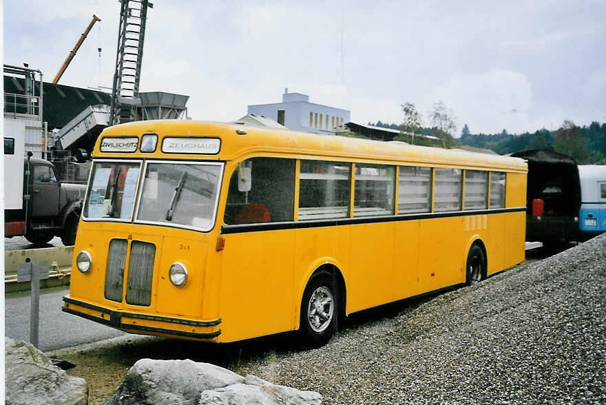 (062'937) - Zivilschutz, Z�rich - Nr. 201 - Saurer/T�scher (ex VBZ Z�rich Nr. 281) am 30. August 2003 in Niederbipp, Saurertreffen