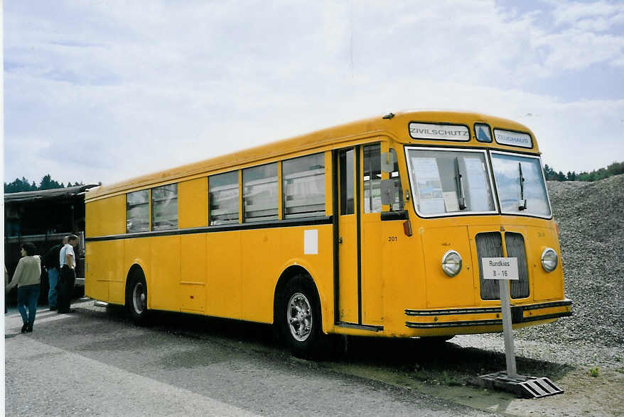 (063'022) - Zivilschutz, Z�rich - Nr. 201 - Saurer/T�scher (ex VBZ Z�rich Nr. 281) am 30. August 2003 in Niederbipp, Saurertreffen