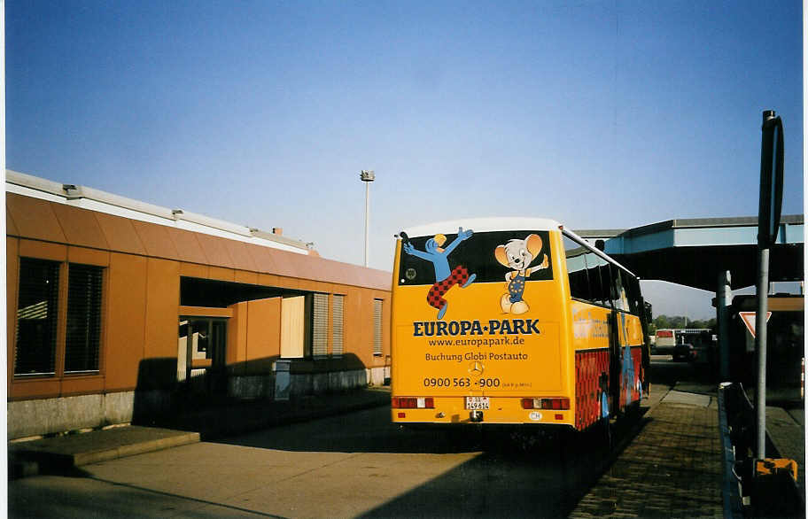 (063'633) - Aus der Schweiz: PostAuto Thal-G�u-Lebern - SO 149'614 - Mercedes (ex P 26'012; ex Steiner, Meikirch) am 29. September 2003 in L�rrach, Grenze