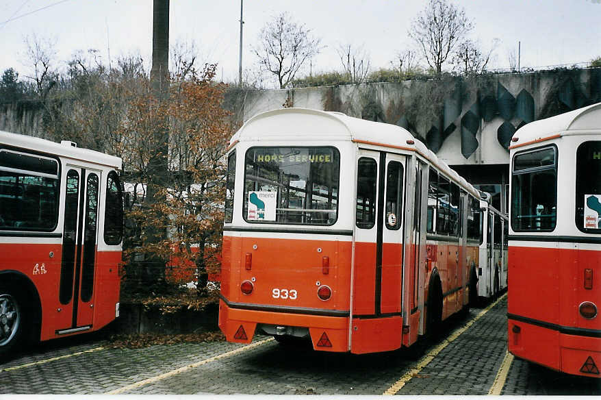 (064'623) - TL Lausanne - Nr. 933 - Moser/Eggli-Mischler Personenanh�nger am 29. November 2003 in Lausanne, D�p�t Borde