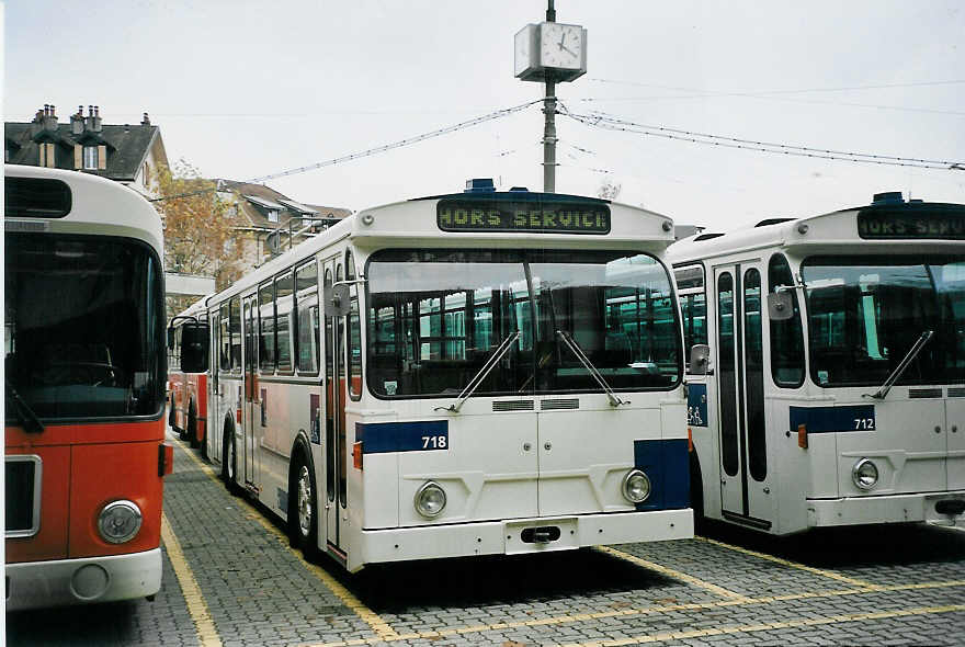 (064'625) - TL Lausanne - Nr. 718 - FBW/Hess Trolleybus am 29. November 2003 in Lausanne, D�p�t Borde