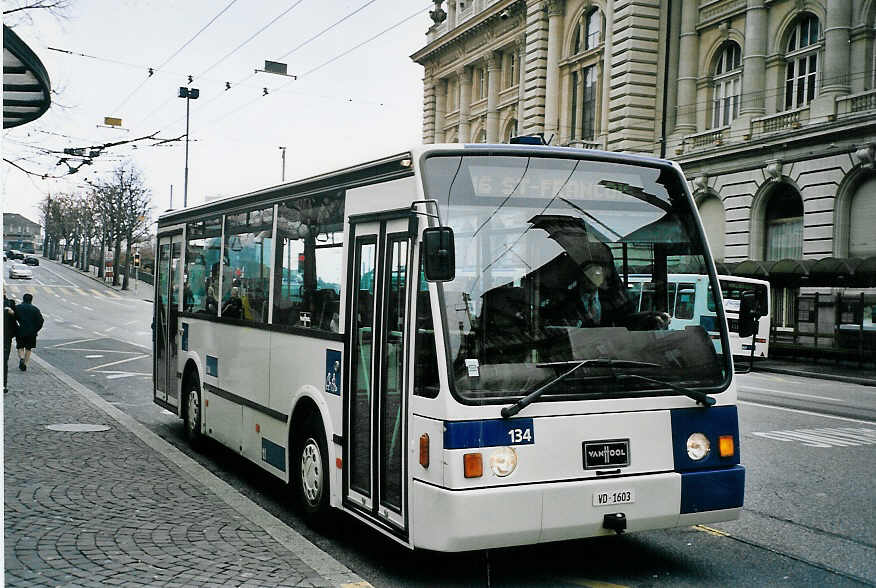 (064'632) - TL Lausanne - Nr. 134/VD 1603 - Van Hool am 29. November 2003 in Lausanne, St. Fran�ois