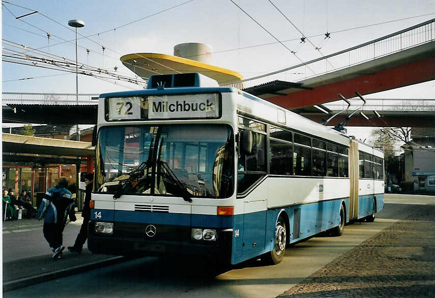 (065'612) - VBZ Z�rich - Nr. 14 - Mercedes Gelenktrolleybus am 16. Februar 2004 in Z�rich, Bucheggplatz