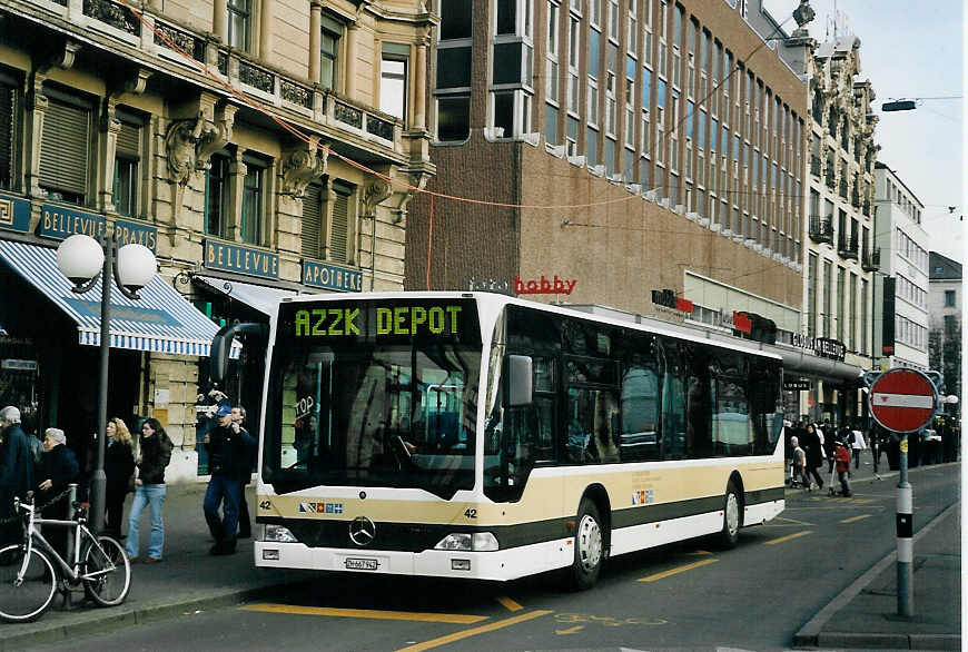 (065'622) - AZZK Zollikon - Nr. 42/ZH 667'942 - Mercedes am 16. Februar 2004 in Z�rich, Bellevue