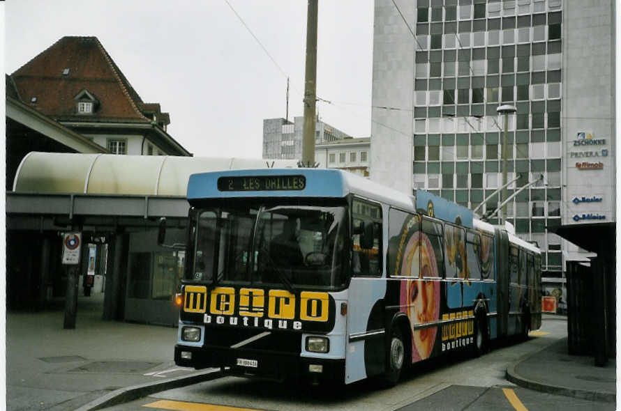 (066'111) - TPF Fribourg - Nr. 509/FR 300'414 - Volvo/Hess Gelenkduobus (ex TF Fribourg Nr. 109) am 21. M�rz 2004 beim Bahnhof Fribourg