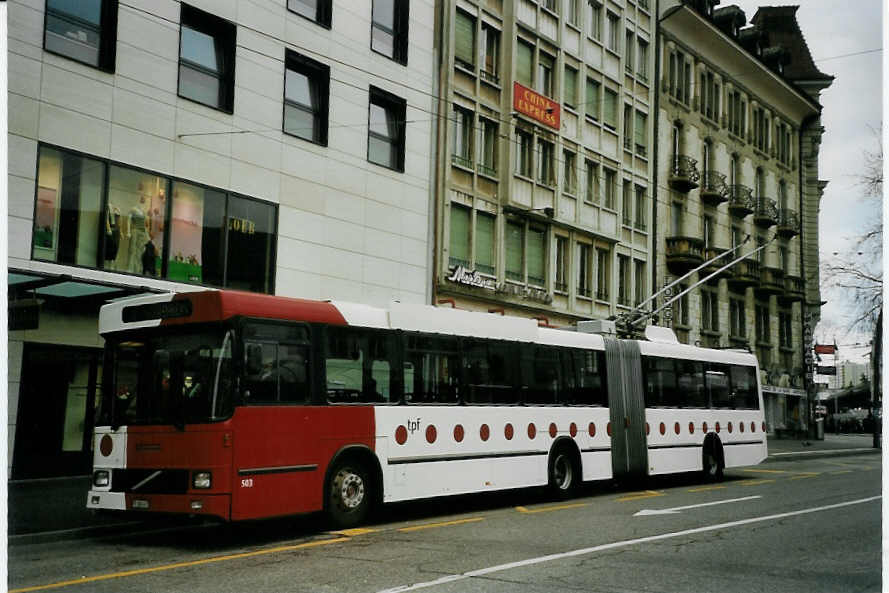 (066'128) - TPF Fribourg - Nr. 503/FR 300'407 - Volvo/Hess Gelenkduobus (ex TF Fribourg Nr. 103) am 21. M�rz 2004 beim Bahnhof Fribourg