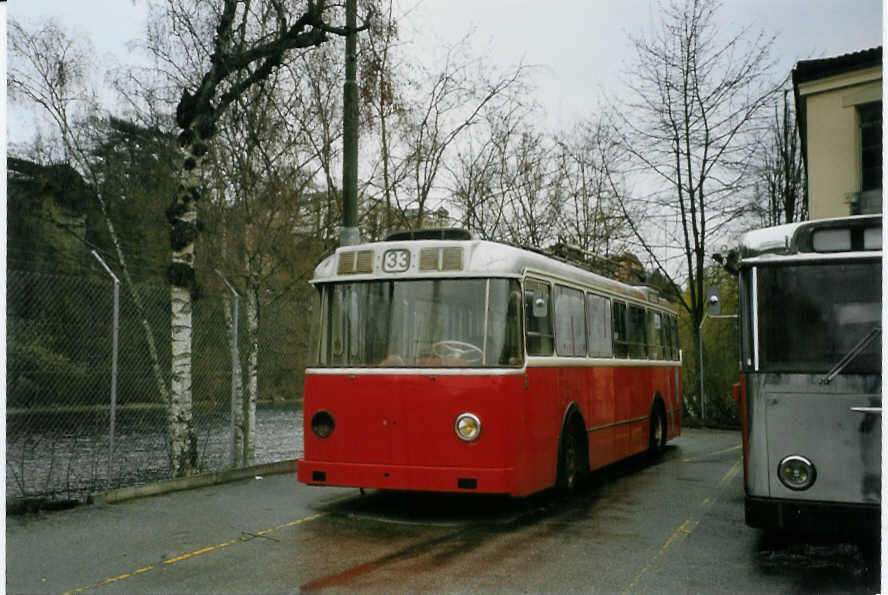 (066'228) - TPG Gen�ve (AGMT) - Nr. 877 - Berna-SWP Trolleybus am 21. M�rz 2004 in Gen�ve, D�p�t