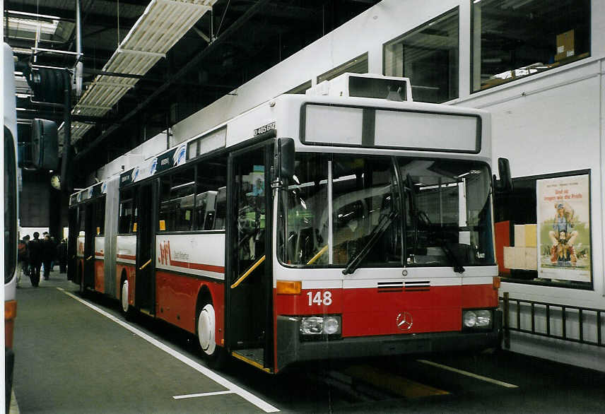 (067'031) - WV Winterthur - Nr. 148 - Mercedes Gelenktrolleybus am 24. April 2004 in Winterthur, Depot Gr�zefeld