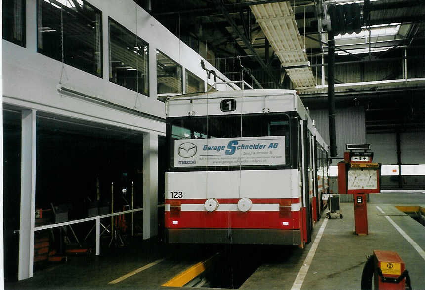 (067'114) - WV Winterthur - Nr. 123 - Saurer/FHS Gelenktrolleybus am 24. April 2004 in Winterthur, Depot Gr�zefeld