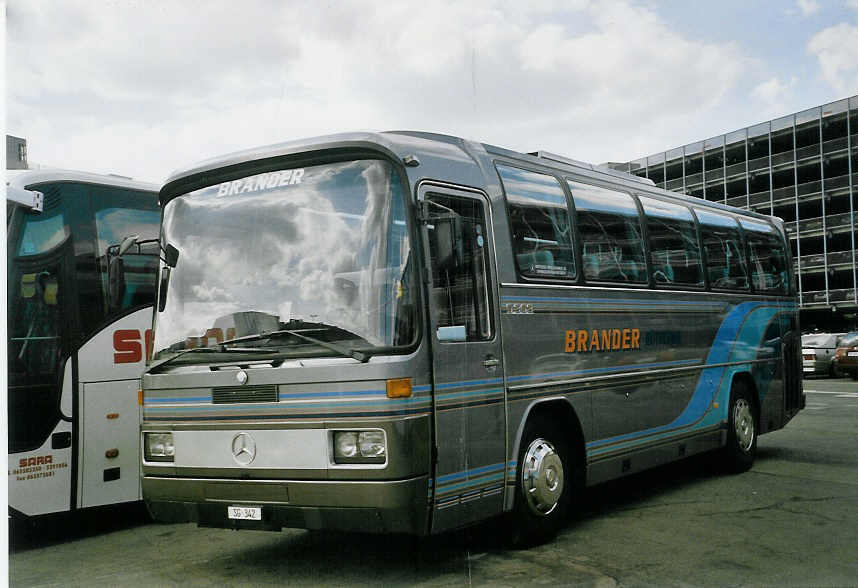 (067'202) - Brander, B�tschwil - SG 342 - Mercedes am 24. April 2004 in Z�rich, Flughafen