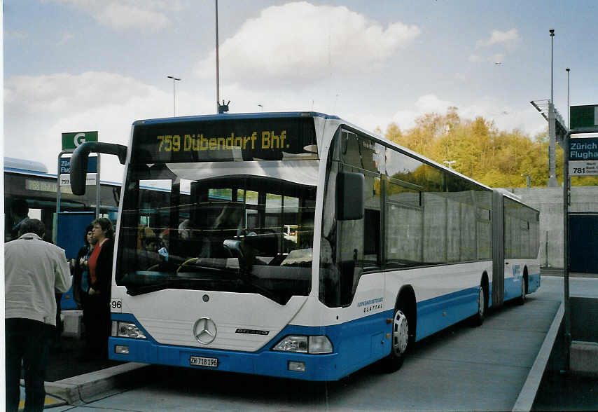 (067'214) - Welti-Furrer, Z�rich - Nr. 96/ZH 718'196 - Mercedes am 24. April 2004 in Z�rich, Flughafen