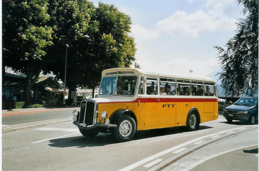 (067'722) - Br�ndli, Elfingen - AG 17'399 - Saurer/Hess am 23. Mai 2004 beim Bahnhof Luzern
