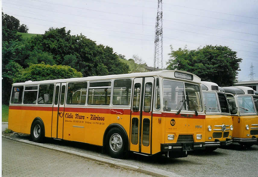 (068'531) - Oldie-Tours Z�risee, Wollerau - Nr. 15 - FBW/Hess am 19. Juni 2004 in Scherikon, Garage