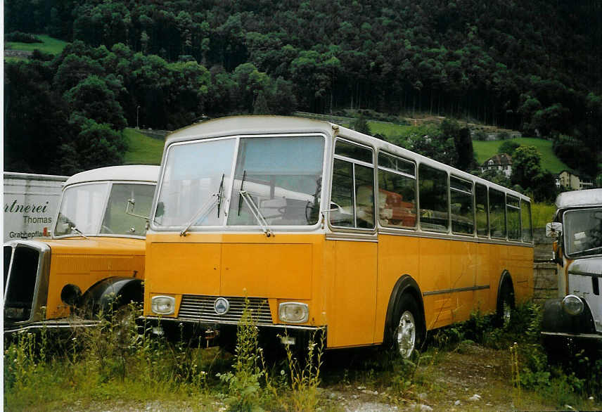 (068'606) - Oldie-Tours Z�risee, Wollerau - Nr. 16 - Saurer/R&J am 19. Juni 2004 in N�fels