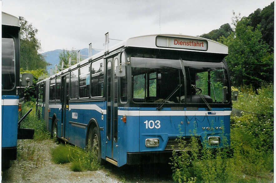 (068'610) - VBL Luzern - Nr. 103 - Volvo/Hess am 19. Juni 2004 in N�fels