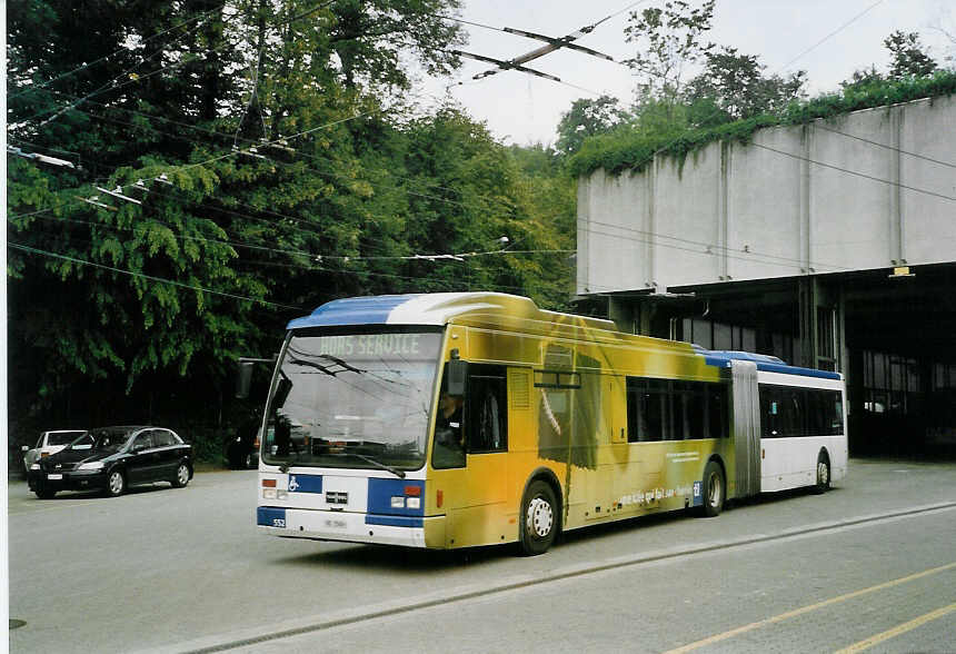 (069'027) - TL Lausanne - Nr. 552/VD 1568 - Van Hool am 8. Juli 2004 in Lausanne, D�p�t Borde