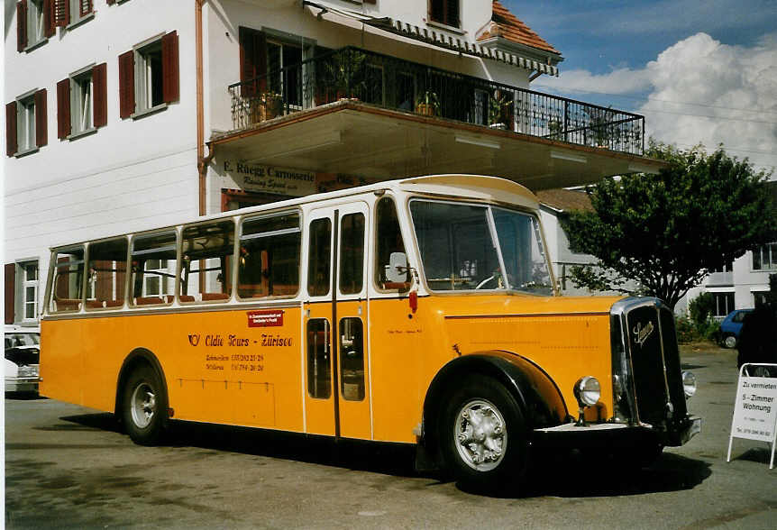 (069'518) - Oldie-Tours Z�risee, Wollerau - Nr. 2 - Saurer/R&J (ex Jaggi, Kippel Nr. 4) am 17. Juli 2004 in Schmerikon, Garage