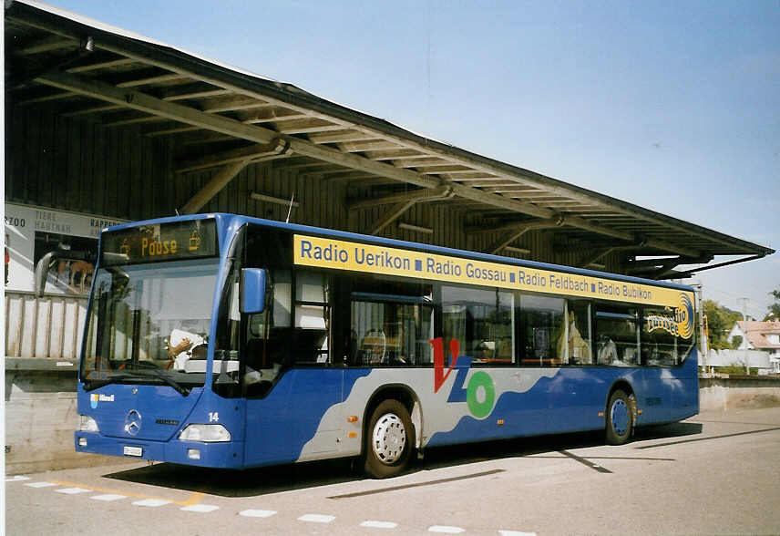 (069'519) - VZO Gr�ningen - Nr. 14/ZH 41'414 - Mercedes am 17. Juli 2004 beim Bahnhof St�fa
