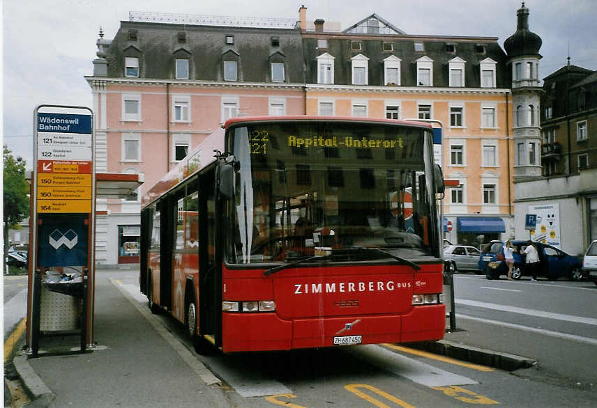 (069'524) - AHW Horgen - Nr. 8/ZH 687'450 - Volvo/Hess am 17. Juli 2004 beim Bahnhof W�denswil