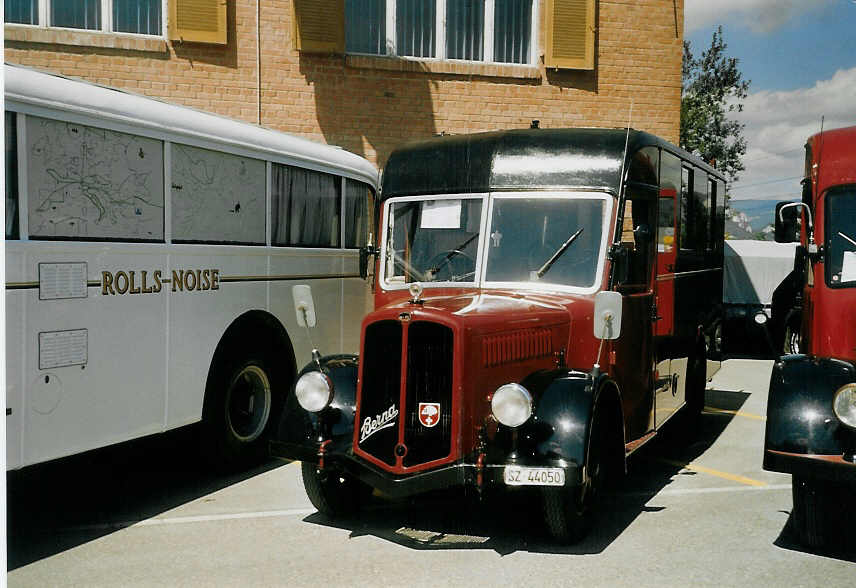 (070'508) - M�ller, Lauerz - SZ 44'050 - Berna/Hess (ex KTA Bern) am 28. August 2004 in Niederbipp, Saurertreffen