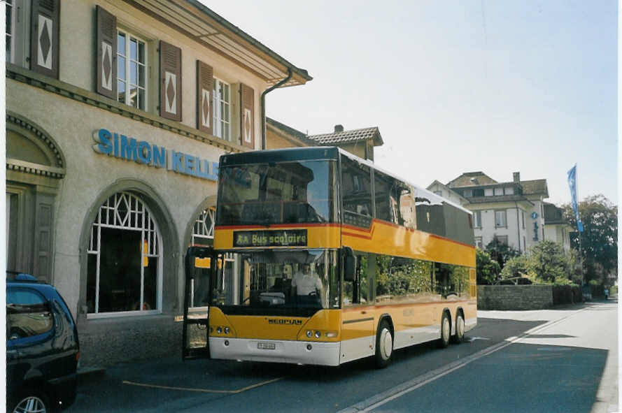 (070'705) - Wieland, Murten - FR 300'600 - Neoplan (ex Rey, Ayent; ex Ersatz- und Vorf�hrfahrzeug) am 5. September 2004 in Burgdorf, Neumarkt