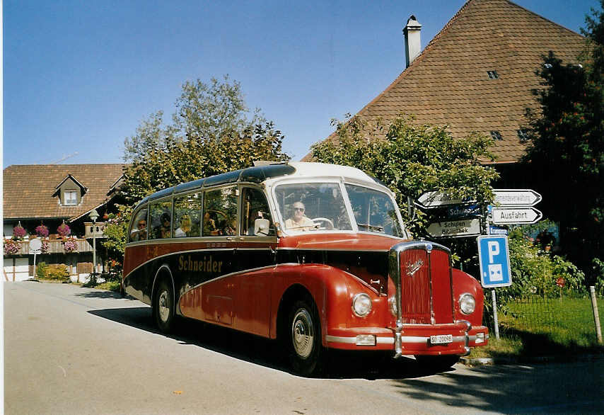 (070'711) - Schneider, Langendorf - SO 20'098 - Saurer/R&J (ex Feller, Luterbach; ex ASKA Aeschi Nr. 10) am 5. September 2004 in Grossh�chstetten, Kreuzgasse
