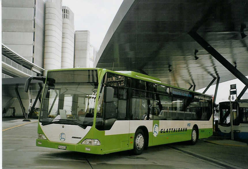 (070'729) - Fr�hlich, Z�rich - Nr. 613/ZH 634'613 - Mercedes am 11. September 2004 in Z�rich, Flughafen