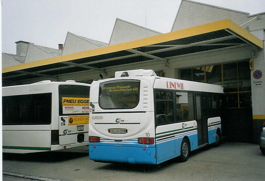 (072'114) - RTB Altst�tten - Nr. 10/SG 145'205 - Iveco am 11. Oktober 2004 in Wil, Garage BOS (Einsatz BOS)