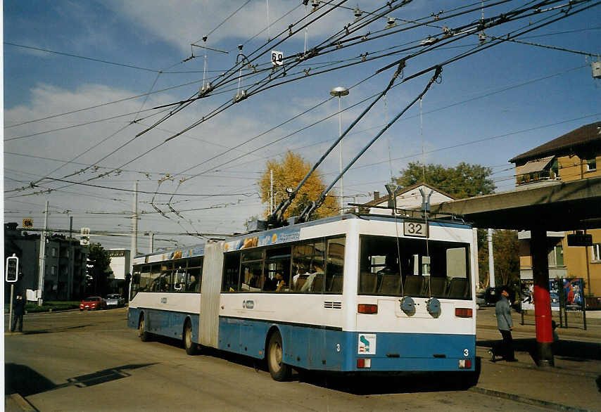 (072'225) - VBZ Z�rich - Nr. 3 - Mercedes Gelenktrolleybus am 23. Oktober 2004 in Z�rich, Bucheggplatz
