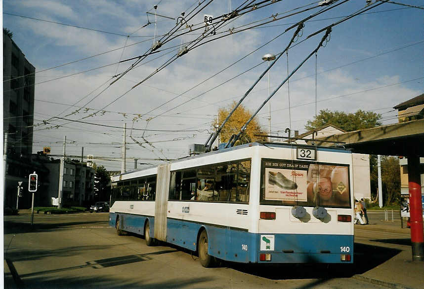 (072'236) - VBZ Z�rich - Nr. 140 - Mercedes Gelenktrolleybus am 23. Oktober 2004 in Z�rich, Bucheggplatz