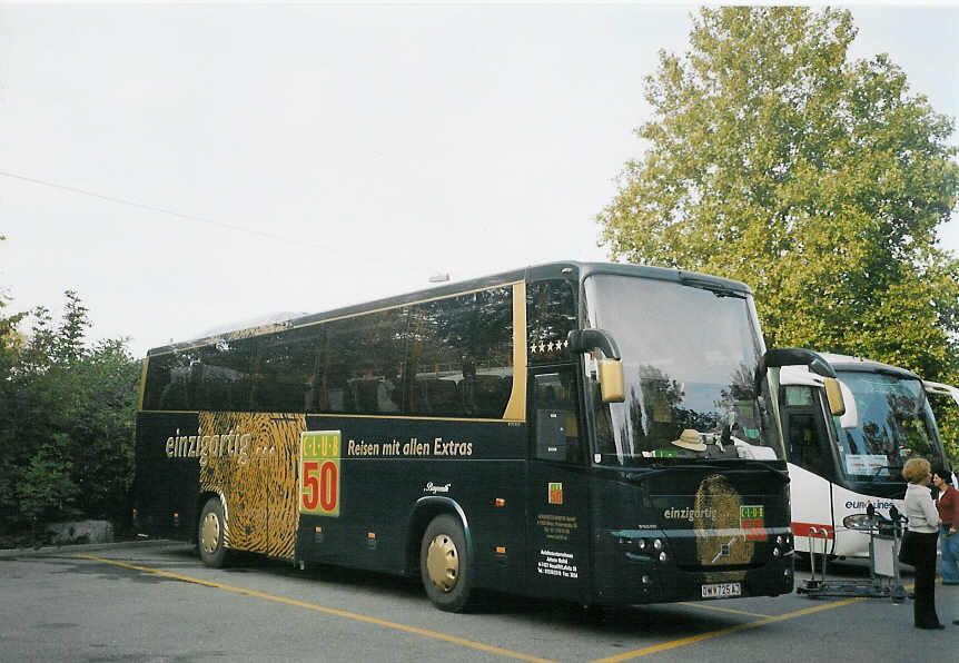 (072'303) - Aus Oesterreich: Math�, Neustift - OW 725 AJ - Volvo am 23. Oktober 2004 in Z�rich, Sihlquai