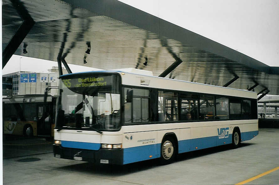 (073'002) - Andres, Effretikon - Nr. 41/ZH 515'701 - Volvo/Hess am 11. Dezember 2004 in Z�rich, Flughafen