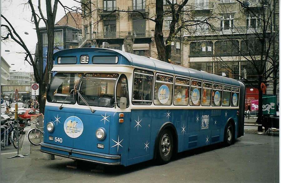 (073'006) - VBZ Z�rich - Nr. 540 - Saurer/Saurer P�cklibus am 11. Dezember 2004 in Z�rich, Bahnhofstrasse