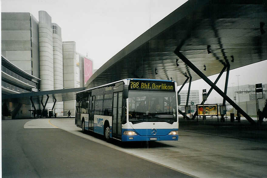 (073'009) - Fr�hlich, Z�rich - Nr. 608/ZH 634'608 - Mercedes am 11. Dezember 2004 in Z�rich, Flughafen