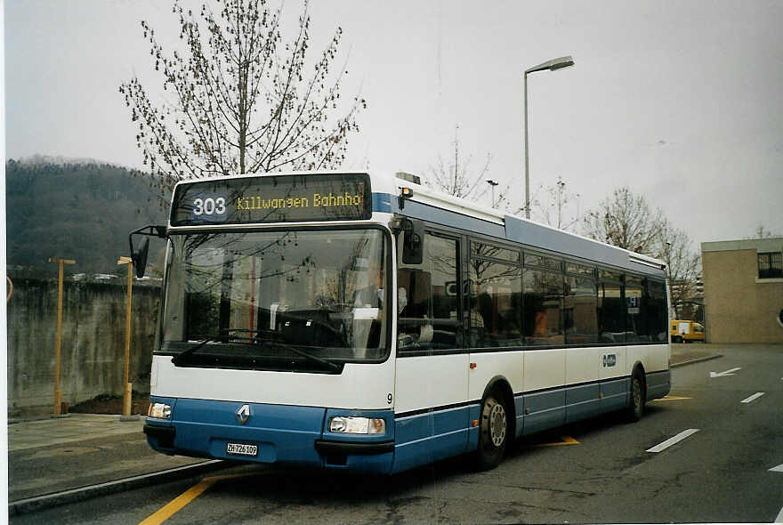 (073'421) - Limmat Bus, Dietikon - Nr. 9/ZH 726'109 - Renault (ex H�rzeler, Dietikon Nr. 34) am 28. Dezember 2004 in Spreitenbach, Shopping Center
