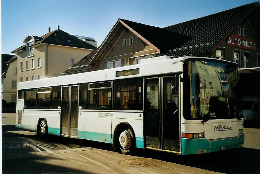 (073'833) - WilMobil, Wil - Nr. 245/SG 262'020 - Volvo/Hess (ex RTB Altst�tten Nr. 33) am 8. Januar 2005 in Wil, Garage