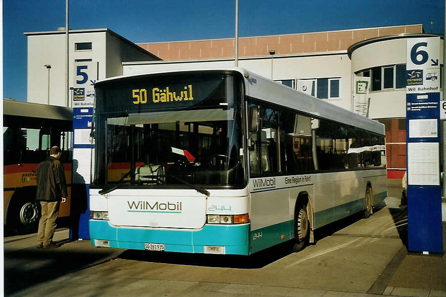 (073'904) - WilMobil, Wil - Nr. 244/SG 261'935 - Volvo/Hess (ex RTB Altst�tten Nr. 34) am 8. Januar 2005 beim Bahnhof Wil