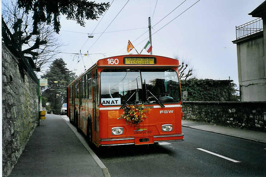 (074'136) - TN Neuch�tel - Nr. 160 - FBW/Hess Gelenktrolleybus (ex Nr. 60) am 16. Januar 2005 in Neuch�tel, Chaumi�re