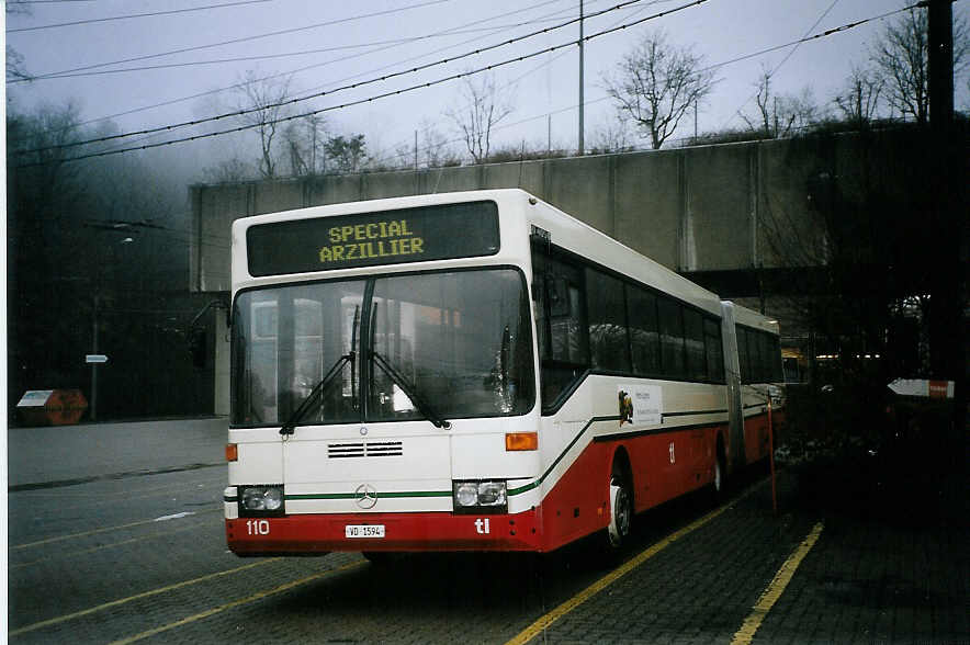 (074'530) - TL Lausanne - Nr. 110/VD 1594 - Mercedes (ex VR La Chaux-de-Fonds Nr. 82) am 12. Februar 2005 in Lausanne, D�p�t Borde