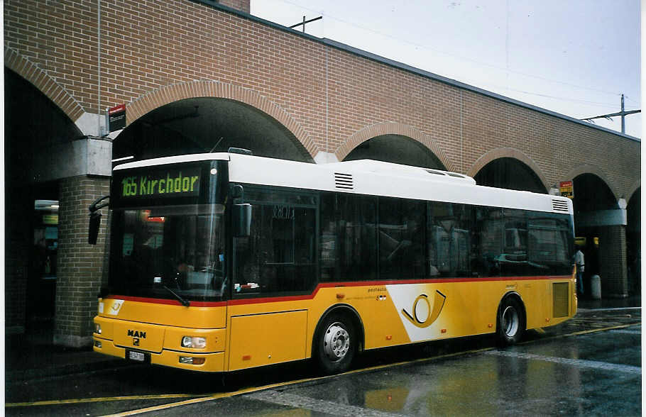 (074'727) - Lengacher, M�nsingen - Nr. 3/BE 547'388 - MAN/G�ppel am 12. Februar 2005 beim Bahnhof M�nsingen