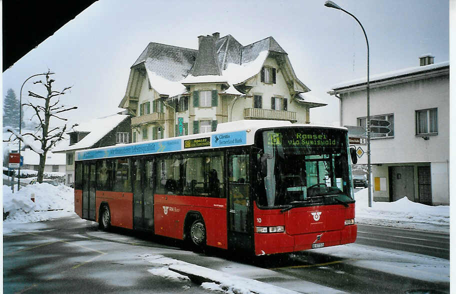 (074'806) - AAGK Koppigen - Nr. 10/BE 577'570 - Volvo/Hess am 21. Februar 2005 beim Bahnhof Gr�nen-Sumiswald