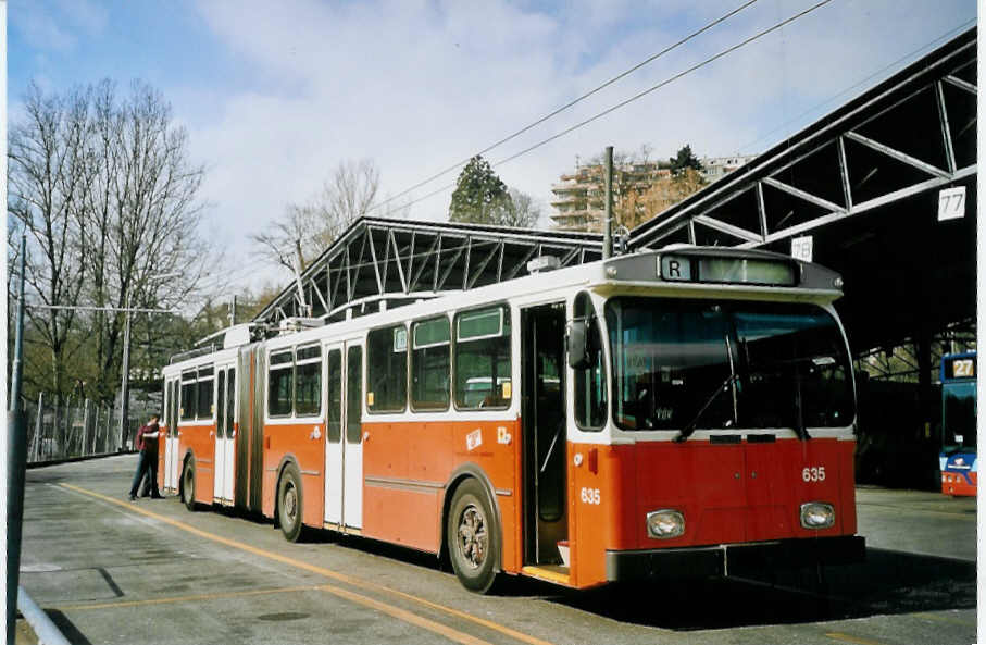 (075'019) - TPG Gen�ve - Nr. 635 - FBW/Hess Gelenktrolleybus am 24. Februar 2005 in Gen�ve, D�p�t