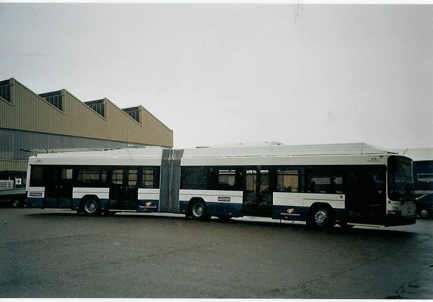 (075'427) - TPG Gen�ve - Nr. 739 - Hess/Hess Gelenktrolleybus am 5. M�rz 2005 in Bellach, Hess