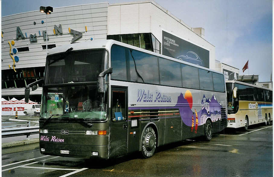 (075'517) - W�lti, Dotzigen - BE 544'606 - Van Hool am 6. M�rz 2005 in Gen�ve, Palexpo