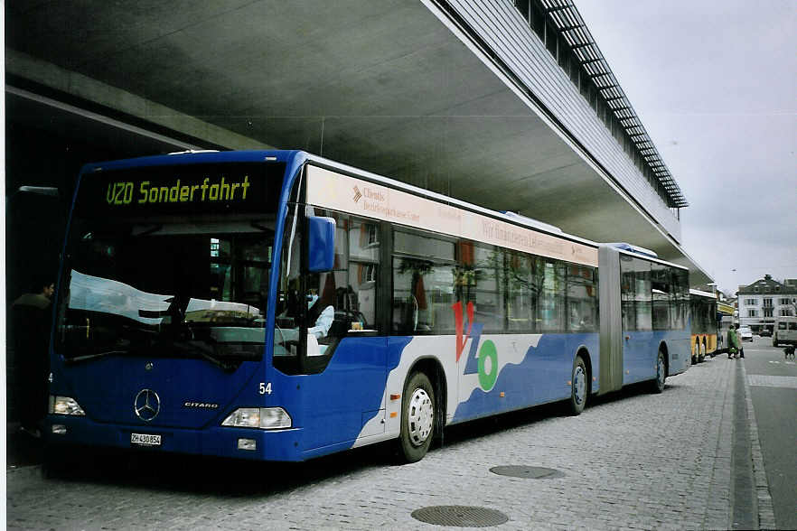 (075'835) - VZO Gr�ningen - Nr. 54/ZH 430'854 - Mercedes am 31. M�rz 2005 beim Bahnhof Uster