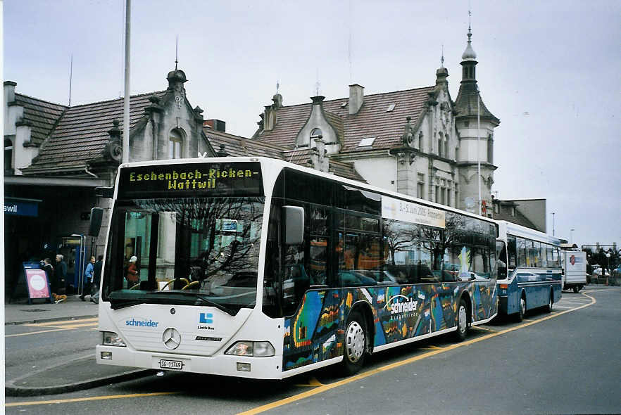 (075'907) - Schneider, Ermenswil - Nr. 2/SG 11'749 - Mercedes am 31. M�rz 2005 beim Bahnhof Rapperswil