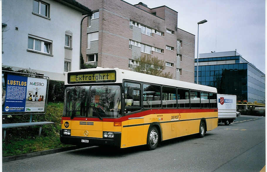 (075'912) - Kistler, Reichenburg - SZ 58'002 - Mercedes/R&J (ex P 25'371) am 31. M�rz 2005 beim Bahnhof Pf�ffikon