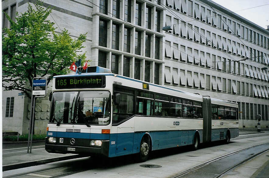 (076'509) - VBZ Z�rich - Nr. 588/ZH 588'588 - Mercedes am 5. Mai 2005 in Z�rich, Rentenanstalt