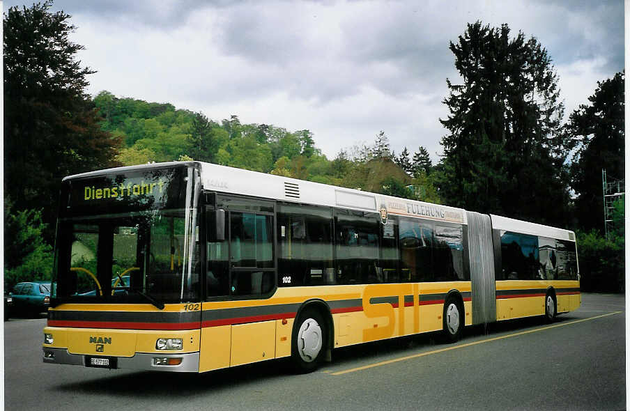 (076'513) - STI Thun - Nr. 102/BE 577'102 - MAN am 7. Mai 2005 bei der Schiffl�ndte Thun